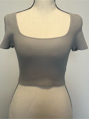 Aritzia Babaton Grey Ribbed Square Neck‎ Crop Top Women's Size M